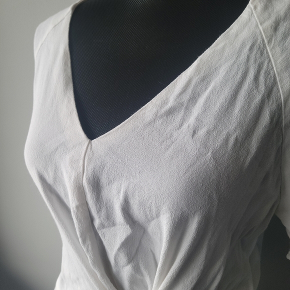 Kismet white flowy front tie blouse size M - Picture 4 of 11